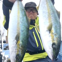 鹿島沖でゲットしたヒラマサ（写真は「幸栄丸」提供）