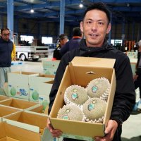 飯岡メロン初出荷　爽やかな甘み「今年も美味」太鼓判　旭