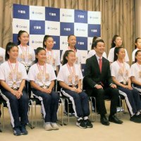 外房チア世界初Ｖ　熊谷知事「県民に勇気」　千葉県庁で快挙報告