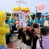 蓮沼ウォーターガーデン５０周年　金メダリスト萩野公介さん、お笑い芸人クールポコら祝福　今季営業開始　千葉県内最大級プール