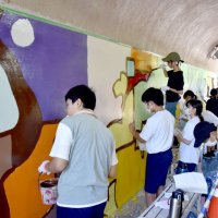 トンネル壁面“キャンバス”に　落書き防止へ、四季描く　千葉おゆみ野南中