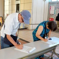データセンター駅前新設、撤回へ署名　印西の住民団体、騒音など懸念　