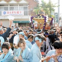 【動画あり】あんりゃあどした！！　匝瑳　商店街に威勢良く　５日まで八重垣神社祇園祭　沿道から「水掛け」暑さ対策も