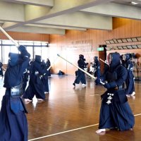 警察の魅力、剣道通じ伝える　竹刀交え高校生と合同稽古　千葉県警