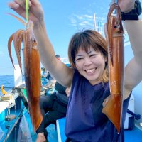 平砂浦沖で釣り上げたスルメイカ（写真は「萬栄丸」提供）
