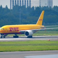 貨物機立ち往生　滑走路４０分閉鎖　成田空港