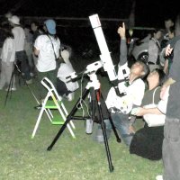 星降るいすみ、笑顔もキラリ　天の川、夏の大三角形、二重星…　観望会に親子ら１００人超