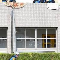 柏市内に移動後、各県警が合同で救助方法を確認した
