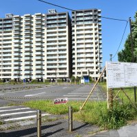 イオンモール千葉ニュータウン店前のデータセンター建設予定地＝６月２２日、印西市