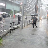 千葉県内各地で大雨　鋸南１６５ミリ、木更津１５６・５ミリ　台風１５号太平洋岸通過