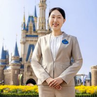 ＴＤＲアンバサダーに選ばれた浜中さん（オリエンタルランド提供）