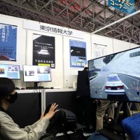 東京情報大学のブースでは学生が制作したゲームが楽しめる＝２５日、千葉市美浜区