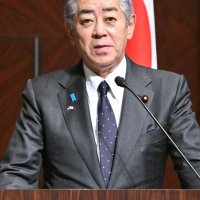 外相「初動遅れおわび」　ホームタウン誤情報拡散