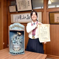 千葉南高・宮澤さん最優秀賞に　高校生国際美術展　鑑賞者に表現問う「Ｒｅｃｏｌｌｅｃｔｉｏｎ」　「記憶の支配と自由」テーマ、美しくも不気味な魅力