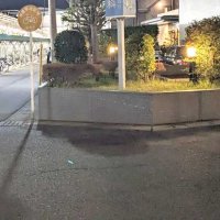 松戸路上殺人事件　凶器は外国製ナイフか　松戸駅方向に立ち去る人物、１人で被害者と遭遇か　別の暴行容疑で逮捕の男送検