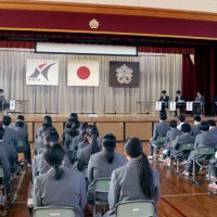 身近な問題から司法に理解深めて　成田の中学校で模擬少年審判　ながらスマホ事故題材に　千葉家裁