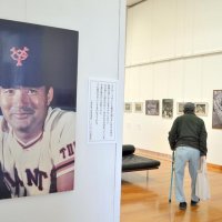 郷土のスター　足跡たどる　１２月７日まで　長嶋茂雄写真展　佐倉市立美術館　初公開、監督室再現も