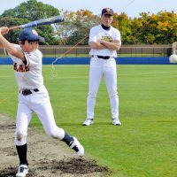 【写真特集】「ミスタープロ野球」目指せ　佐倉で長嶋茂雄少年野球教室　往年選手、背番号「３」で指導