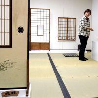 「玉川旅館」の記憶たどる　太宰ゆかりの部屋も“再現”　２１日まで船橋市収蔵作品展