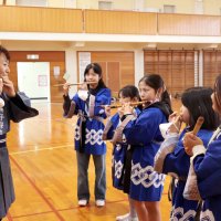神子舞　豊海小児童が挑戦　太鼓や笛、保存会手ほどき　九十九里郷土芸能
