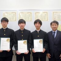 発明のきっかけは、祖母のけが　京葉工業高の３人、人工筋肉で関節補助するサポーター開発　　軽量で低コスト、特許も取得