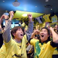 人と人をつなぐ架け橋に　「時代を明るく照らす」実感　プロスポーツの素晴らしさ　【回顧２０２５　取材メモから】