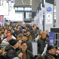 成田空港　出国ラッシュ始まる　国際線９６万人利用か　中国線３割減予測も　近距離やリゾート人気