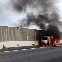 【速報】東関道下り線　船橋ららぽーと付近で車両火災発生　「止まってしまい、出火した」運転者通報