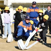 地域防災楽しく学ぶ　消防団出前授業、児童３０人が体験　茂原　
