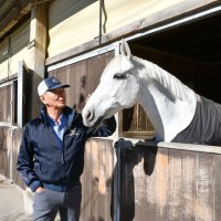 「競技馬や練習馬などとして馬の次の道を見つけてあげたい」と話す林さん