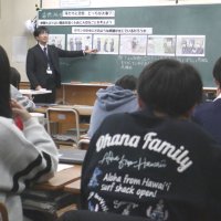 登場人物一人一人の心情を考える生徒たち
