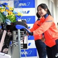 冬季五輪・中井亜美選手（銅）ら帰国　成田空港、ファン４００人熱狂