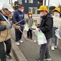 みんなで地域ピカピカに　いすみ　児童と地域住民ごみ拾い　吸い殻、容器…「きれいにできた」