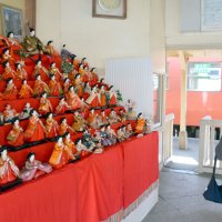 ひな祭りシーズン到来　市原市南部　レトロ駅舎に彩り　規模拡大、１５カ所で