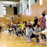 ＪＡＬ多古で紙飛行機教室　親子に仕事体験も