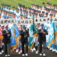 高貝主将「試合時のイメージ湧いた」　専大松戸ナイン堂々行進　春の選抜高校野球開幕　第３日の２１日、北照（北海道）と初戦