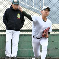 門倉、小林準備ＯＫ　専大松戸甲子園だより　第９８回選抜高校野球
