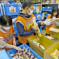 フードバンク寄贈食料品を仕分け　ＮＴＴ東が有志派遣