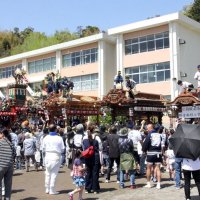 那古船形小が開校　山車や屋台、餅投げでお祝い　地域主催・記念行事　館山