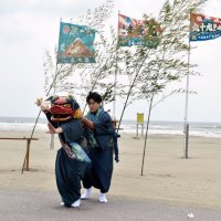 粟生納屋獅子連が披露した獅子舞＝２９日、九十九里町