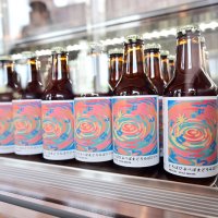 館内のバーは「千産千消」にこだわったオリジナルビールなどが販売される