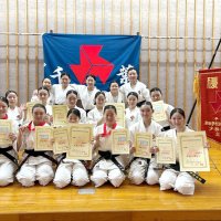 女子総合優勝の志学館
