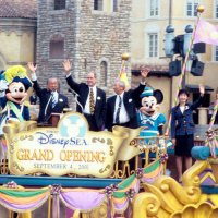 ２００１年９月４日、東京ディズニーシーのオープニング式典。「海のパーク」が誕生した