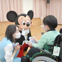ミッキー・ミニーが“元気”プレゼント　療養中の子どもと交流　四街道・下志津病院