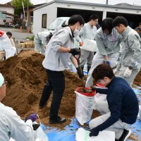 台風に備え土のう作り　多古　土木業者と町職員ら８００袋