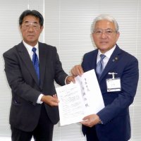 戸田・光風台の学校存続を　市原・三和地区学校適正化問題　地域代表ら市長に要望書