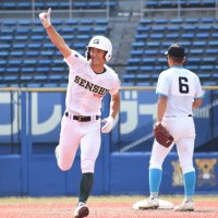 宮尾、公式戦初アーチ　兄の前で６回、会心３ラン　専大松戸　第７８回春季関東高校野球