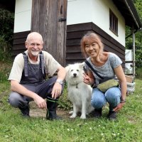 天然の蜂蜜提供したい　茂原の養蜂家・ティム・エスリッジさん（６３）、織本厚子さん（５９）　【ひと模様】