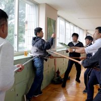 中学校で不審者対応訓練　生徒と教職員ら２６０人対象　山武