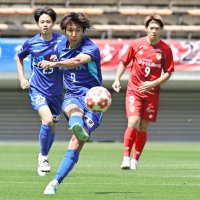ブリオベッカ浦安・市川―グラシオン東葛　前半、先制ゴールを決めるブリオベッカ浦安・市川の福元（９）＝９日、千葉市のフクダ電子アリーナ